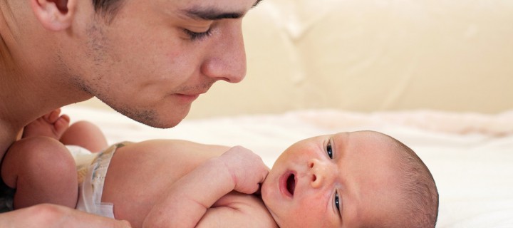 Η γέννηση του παιδιού μπορεί να προκαλέσει κατάθλιψη και στον πατέρα