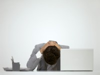 Κρύβουμε ότι μας αρρωσταίνει το εργασιακό στρες