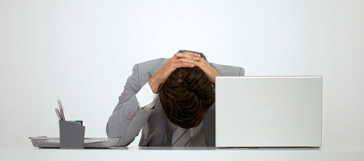 Κρύβουμε ότι μας αρρωσταίνει το εργασιακό στρες